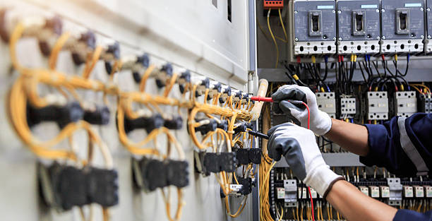 Professional Electrician technician working in Saylorsburg, PA